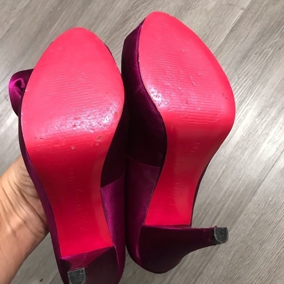 Paris Hilton Fuchsia Bonita Satin Flower Peep Toe Pumps size 7 - Picture 6 of 6